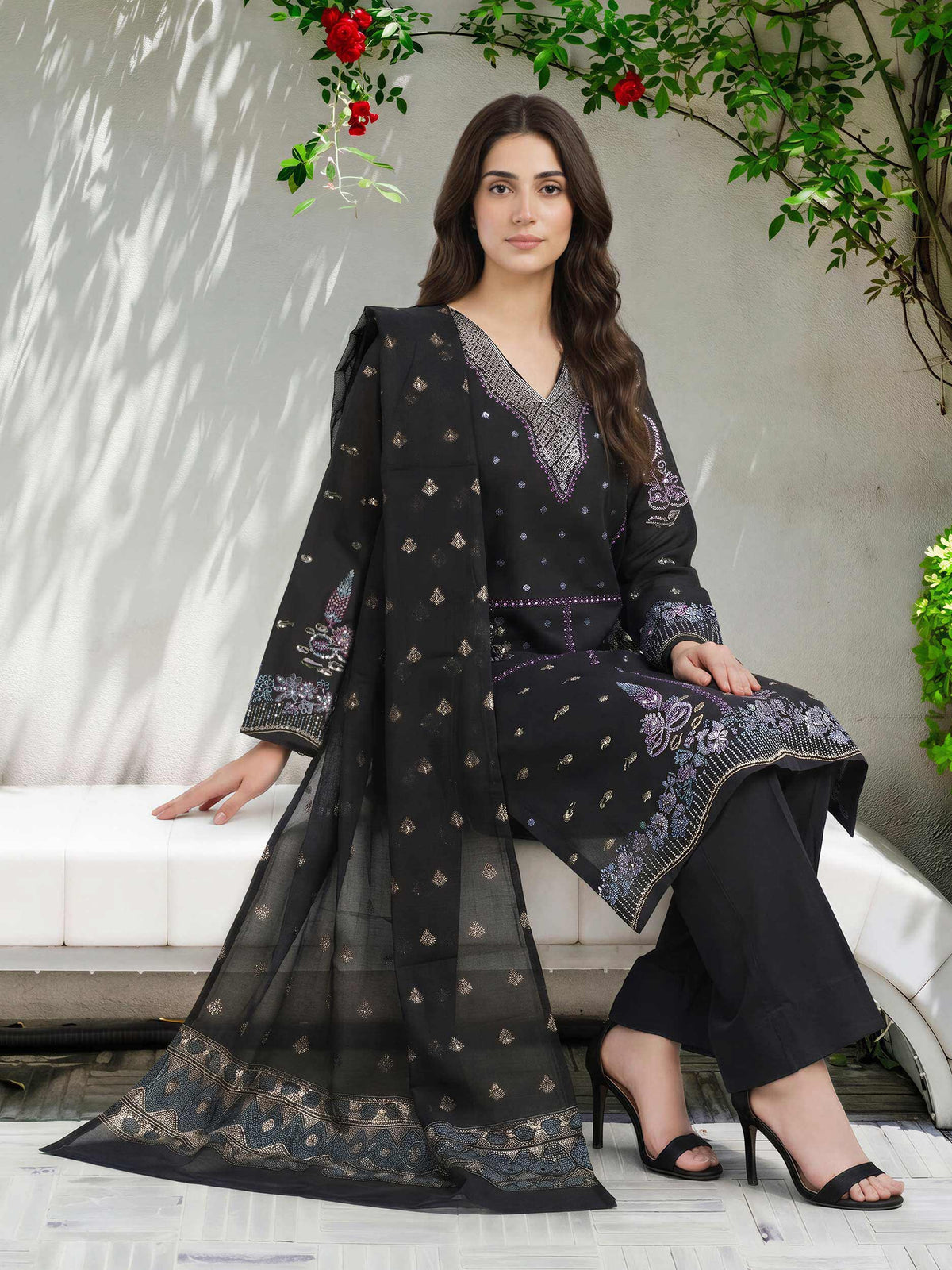 3 Piece Lawn Slub Suit- Embroidered (Pret)